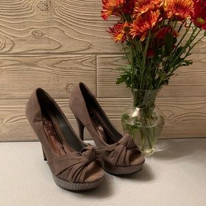 Story HEELS gray size 8 (D007)